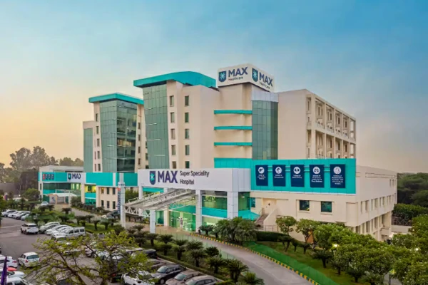 MAX HEALTHCARE